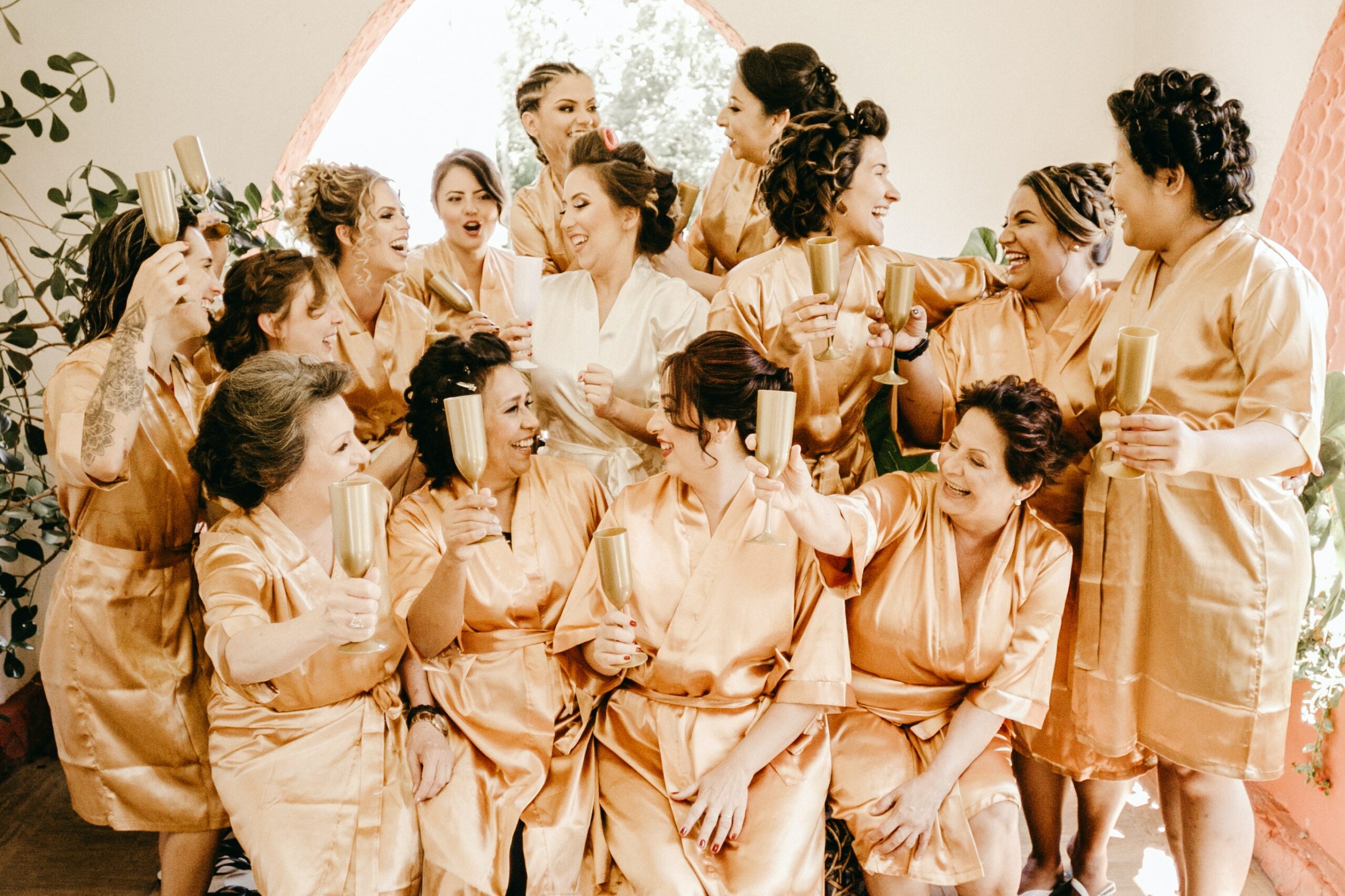 Guide to Planning the Perfect Photoshoot with your #BrideSquad