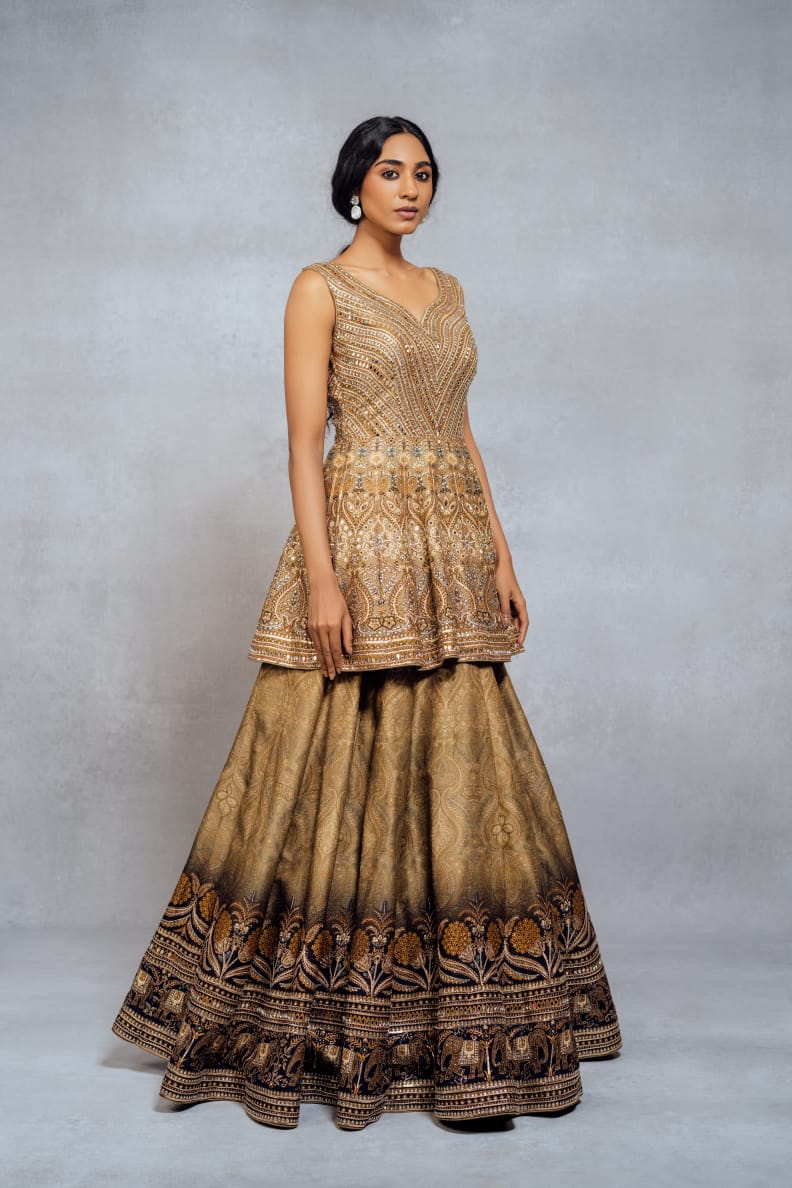 wedding gown on rent in Mumbai & Ahmedabad @Popin designers | Designer